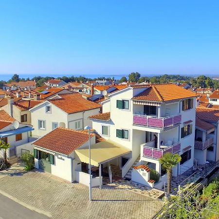 Villa California โปเรช ภายนอก รูปภาพ