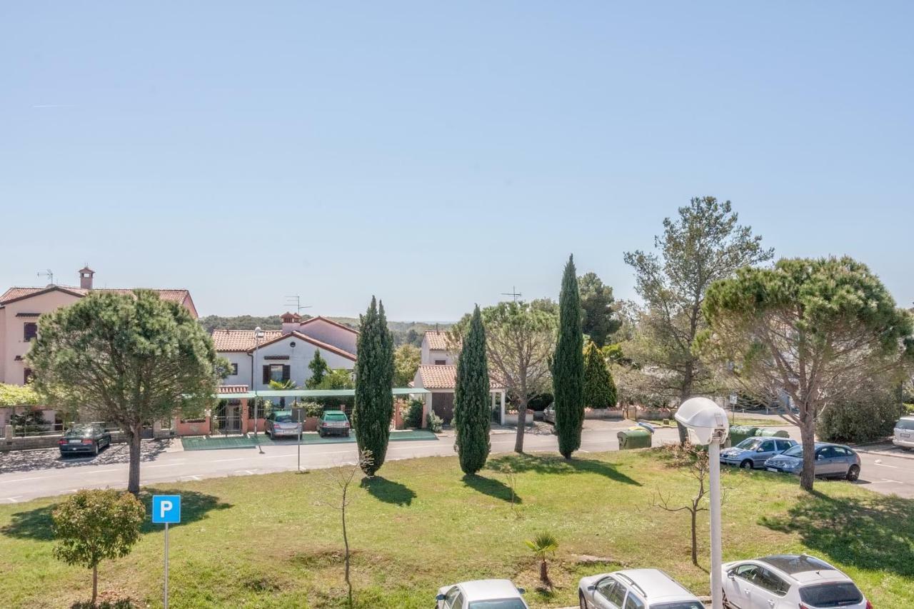 Villa California โปเรช ภายนอก รูปภาพ