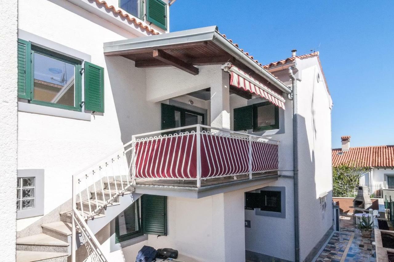 Villa California โปเรช ภายนอก รูปภาพ