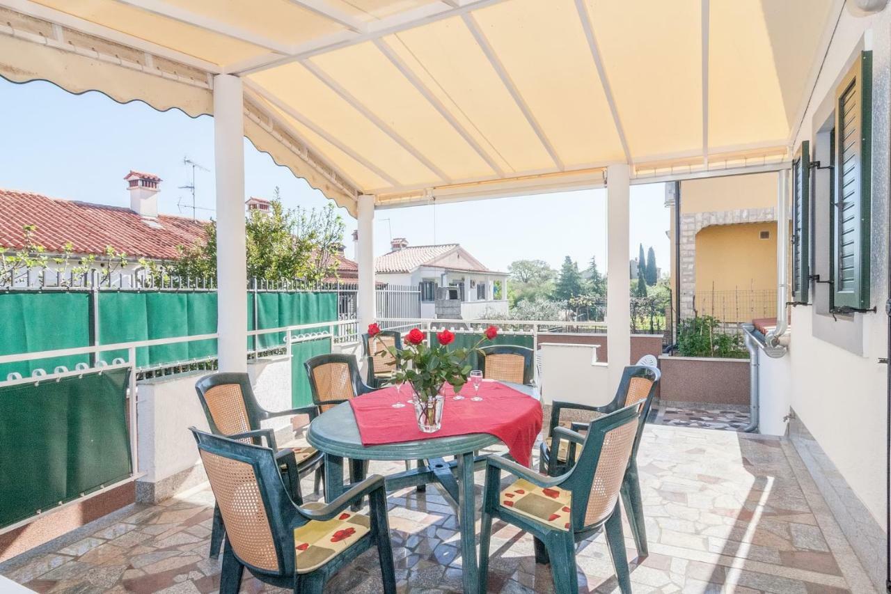 Villa California โปเรช ภายนอก รูปภาพ
