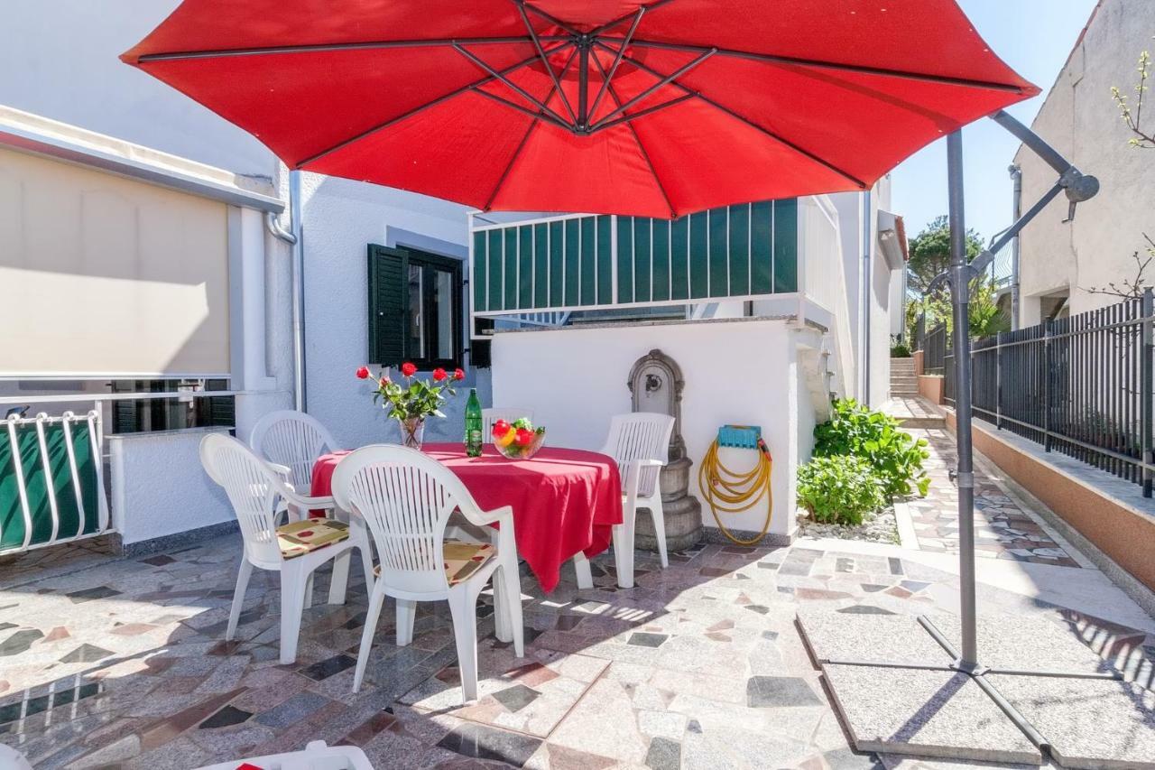 Villa California โปเรช ภายนอก รูปภาพ